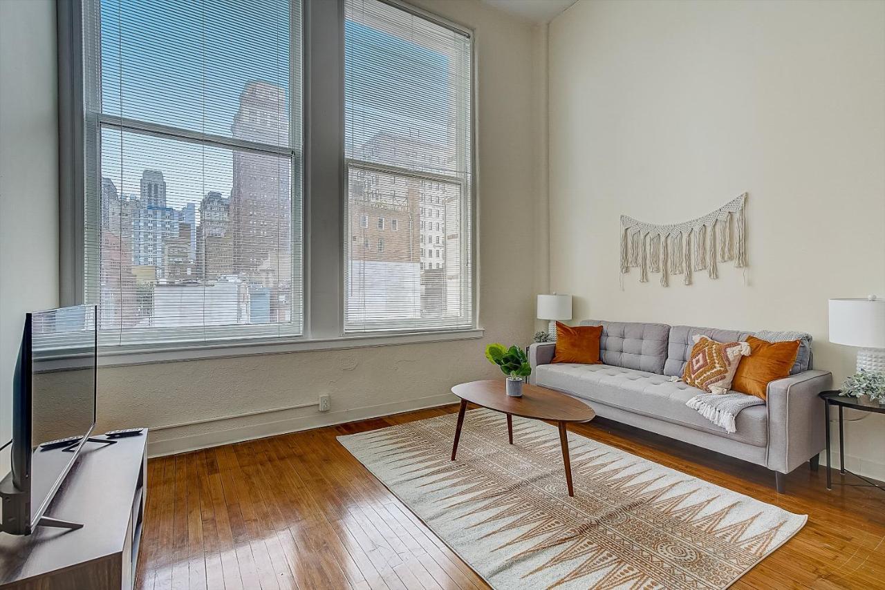Frontdesk I The Cosmopolitan Apts Philadelphia Apartment ภายนอก รูปภาพ