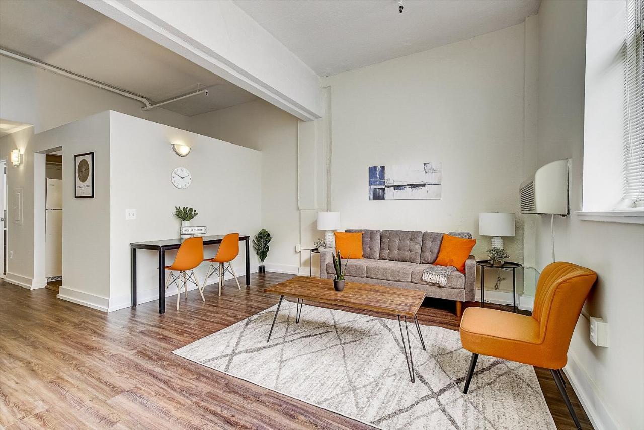 Frontdesk I The Cosmopolitan Apts Philadelphia Apartment ห้อง รูปภาพ