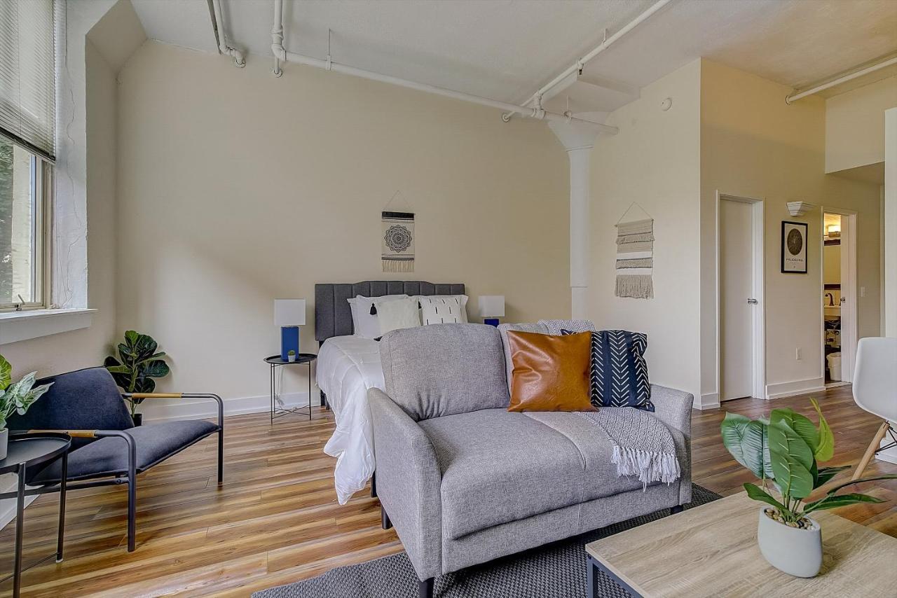 Frontdesk I The Cosmopolitan Apts Philadelphia Apartment ห้อง รูปภาพ