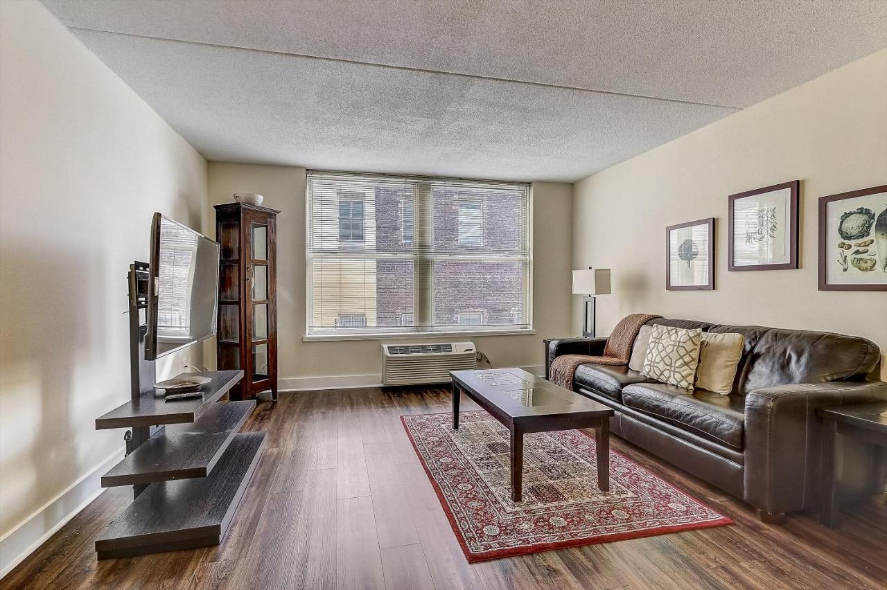 Frontdesk I The Cosmopolitan Apts Philadelphia Apartment ห้อง รูปภาพ